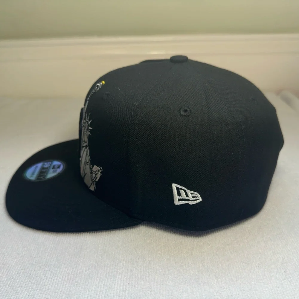 Men’s New York Yankees New Era Snapback Black & Gray - Picture 3 of 5